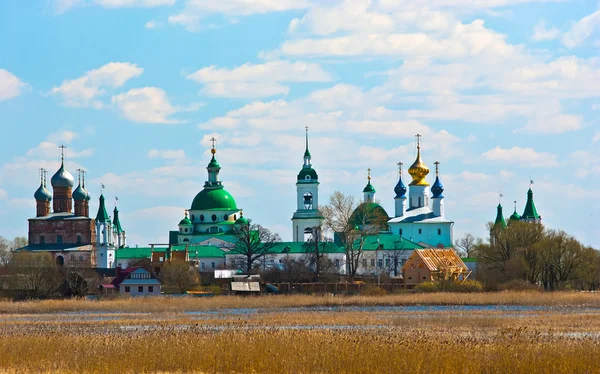 Widok rosyjski zabytkowego miasta Rostów na wiosnę — Zdjęcie stockowe