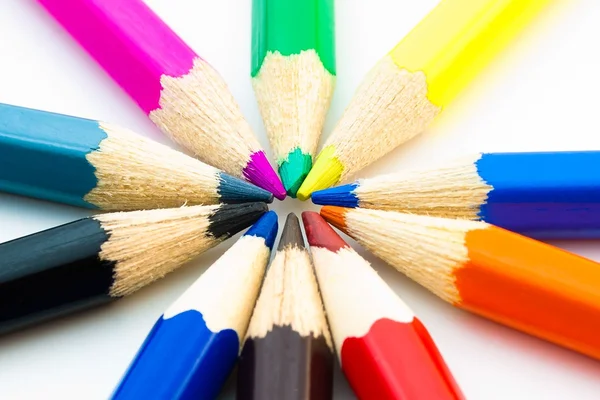 Crayons colorés disposés en cercle — Photo