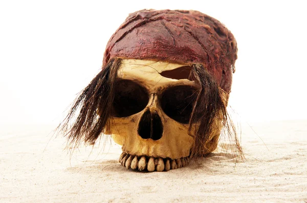 海賊の頭蓋骨のビーチ — ストック写真