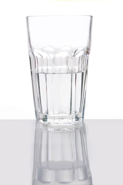 Bicchiere mezzo pieno — Foto Stock