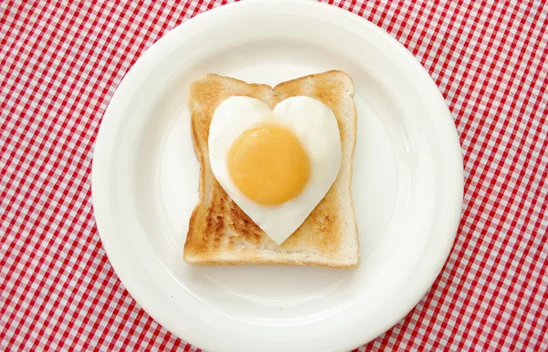 Yumurta ve tost ekmeği — Stok fotoğraf