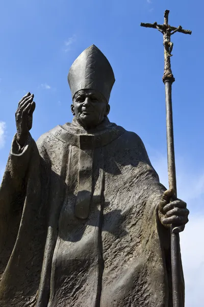 Ο Πάπας Ιωάννης Παύλος ΙΙ άγαλμα στο suwalki - Πολωνία — Φωτογραφία Αρχείου