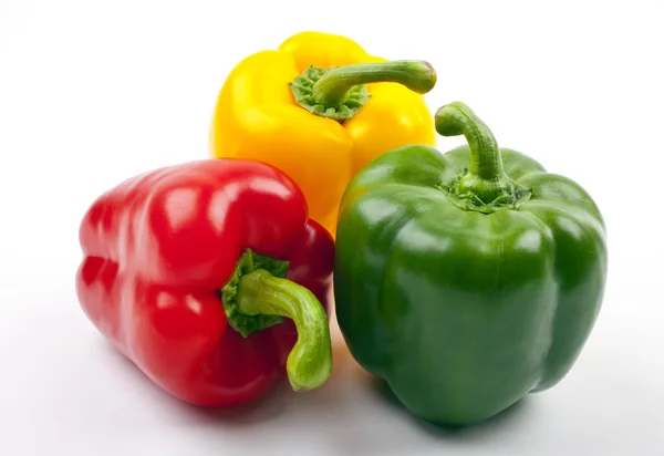 Vörös, zöld és sárga paprika — Stock Fotó