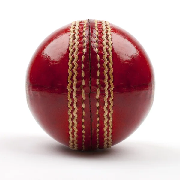 Roter Cricketball — Stockfoto