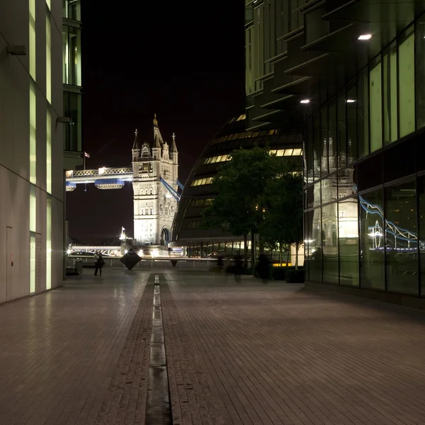 Pohled tower bridge a county Hall — Stock fotografie