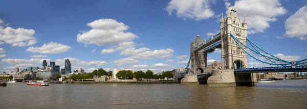 Тауерський міст і Річка Темза панорамний — стокове фото