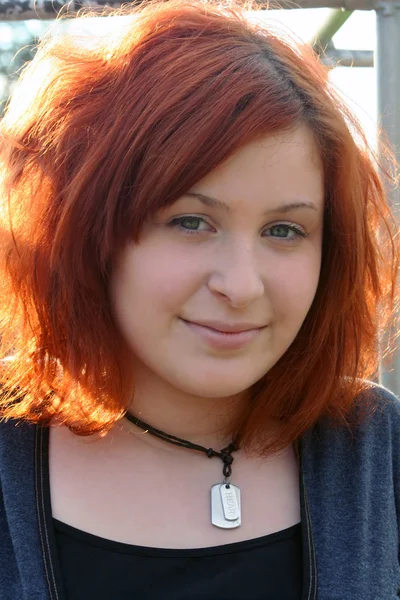 Closeup dospívající dívka portrét vertikální — Stock fotografie