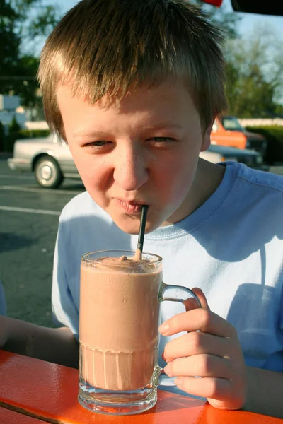 Jongen & Milkshake 1 — Stockfoto