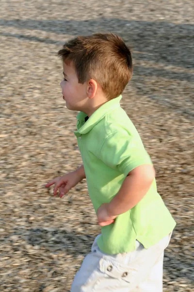 走っている少年 — ストック写真