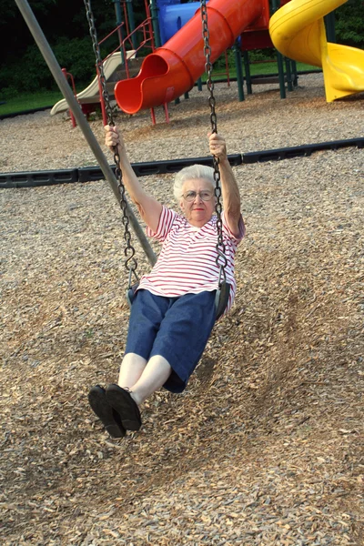 Schaukelnde Großmutter 6 — Stockfoto