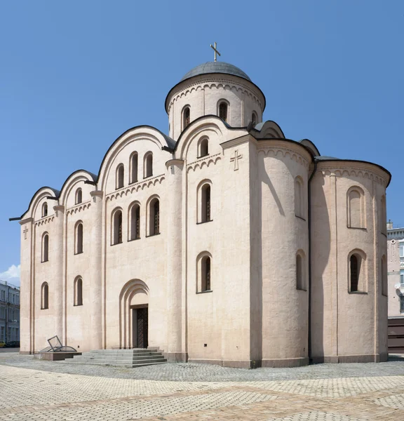Kirche der Himmelfahrt der Gottesmutter Pyrohoshсha in Kiev — Stockfoto