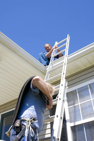 Roof inspector — Stock Photo, Image