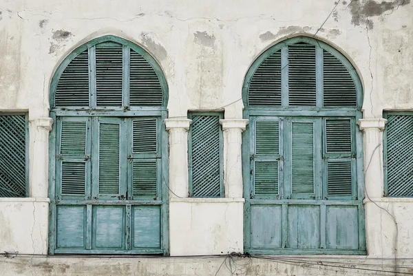 Fenêtres dans massawa eritrea influence ottomane — Photo