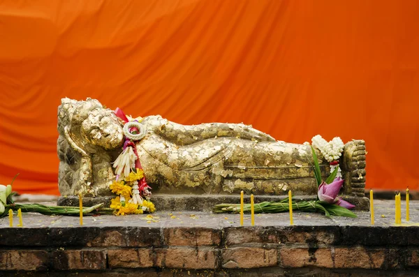 Liggende Boeddha standbeeld in thailand — Stockfoto