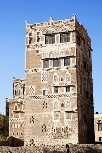 Sanaa, yemen - arquitectura yemení tradicional — Foto de Stock