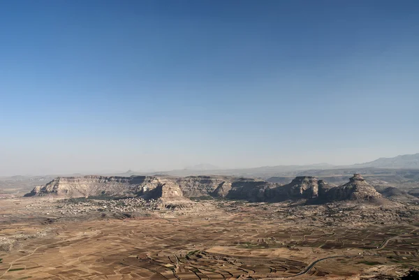 沙漠和山脉附近萨那也门 — 图库照片