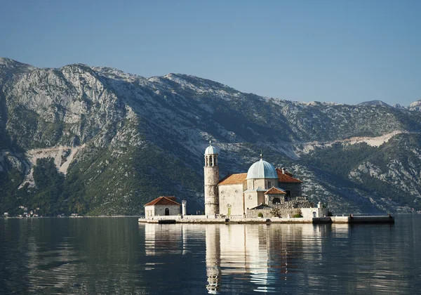 Εκκλησία στο Μαυροβούνιο κόλπο kotor perast — Φωτογραφία Αρχείου