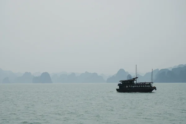 Baie d'Halong au Vietnam — Photo