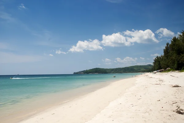 Strand in de buurt van phuket in thailand — Stockfoto