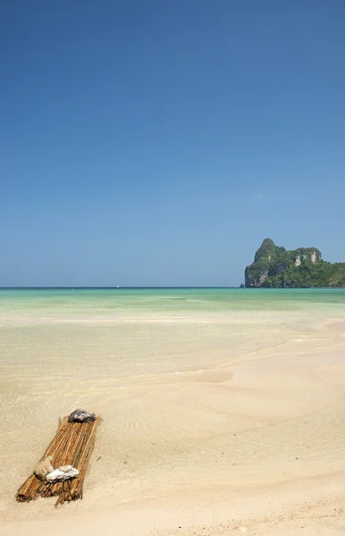 Tropischer strand in ko phi phi thailand — Stockfoto