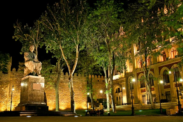 Statua in parco, centrale baku azerbaijan — Foto Stock