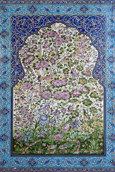 Traditional persian ceramic tiles in isfahan iran — Stock Photo, Image