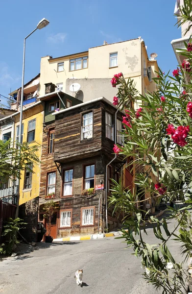 Traditionella hus i istanbul gamla staden Turkiet — Stockfoto