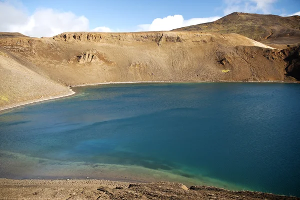 Jezioro wulkaniczne w Islandii — Zdjęcie stockowe