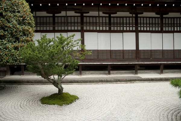 Japanse traditionele stenen tuin in kyoto japan — Stockfoto