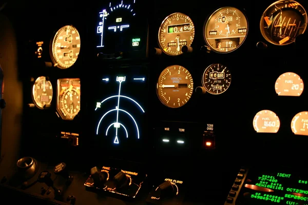 Strumenti di cabina di pilotaggio degli aeromobili — Foto Stock
