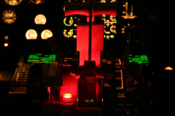 Vliegtuig cockpit instrumenten — Stockfoto
