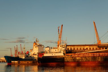 Infrastructure maritime du port de Toamasina à Madagascar clipart