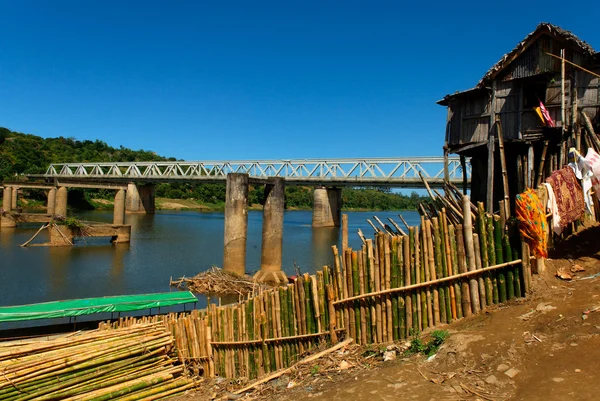 Pont de Brickaville et marchands de bambou — Stockfoto