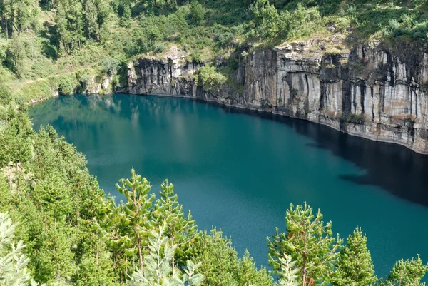 L 'incroyable lac triva dans les montagnes d' antsirabe lizenzfreie Stockbilder