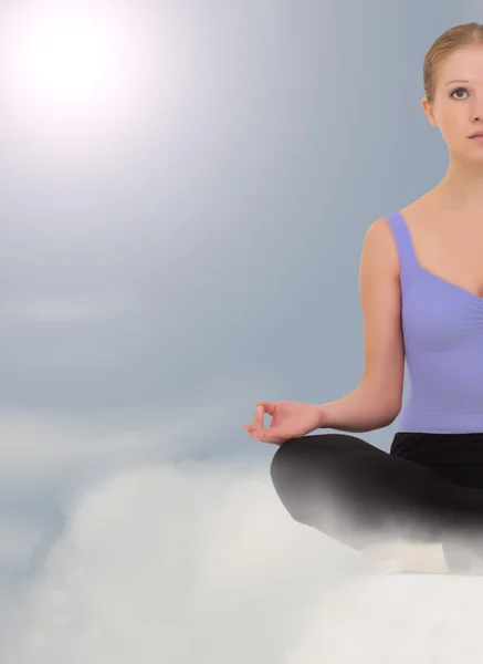 Meditation i molnen — Stockfoto