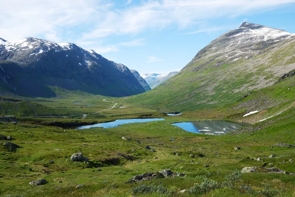 Mountain gentle slope with small lakes. Norway. — Stock Photo, Image