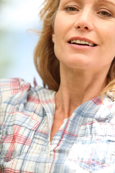 Closeup of a woman in her thirties — Stock Photo, Image