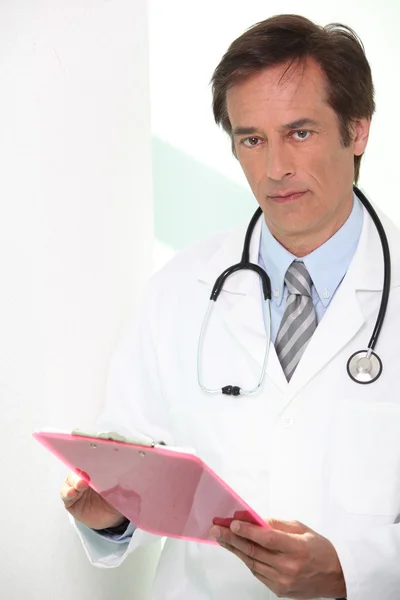 Porträtt av en läkare — Stockfoto