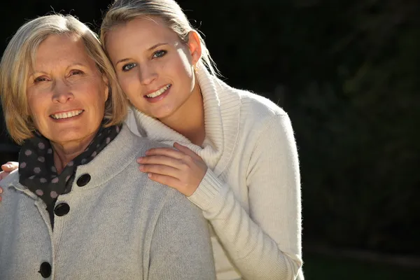 Anya és lánya együtt — Stock Fotó