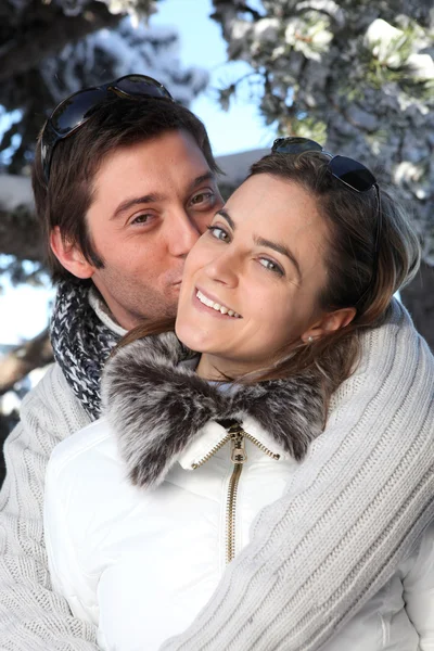 Couple wearing winter clothing — Stock Photo, Image