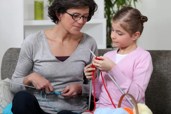 Mother and daughter knitting — Stock Photo, Image
