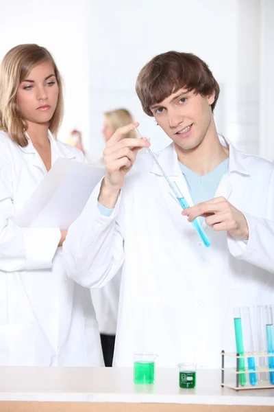 Portret van een lab-assistent — Stockfoto