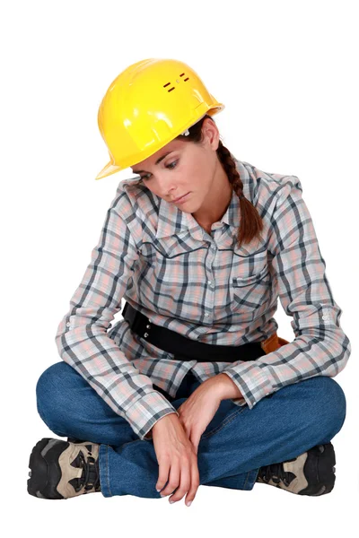 Triste trabalhadora da construção feminina — Fotografia de Stock