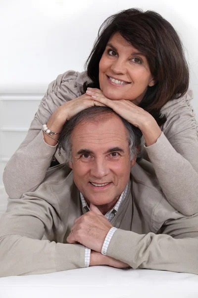 Mature couple smiling — Stock Photo, Image