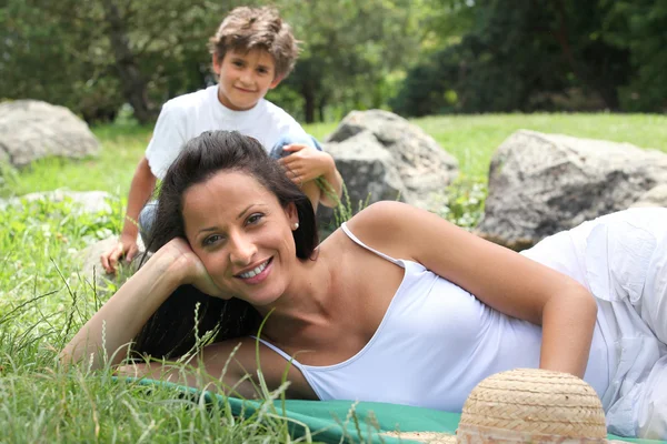 Mother and son relaxing — Stock Photo, Image
