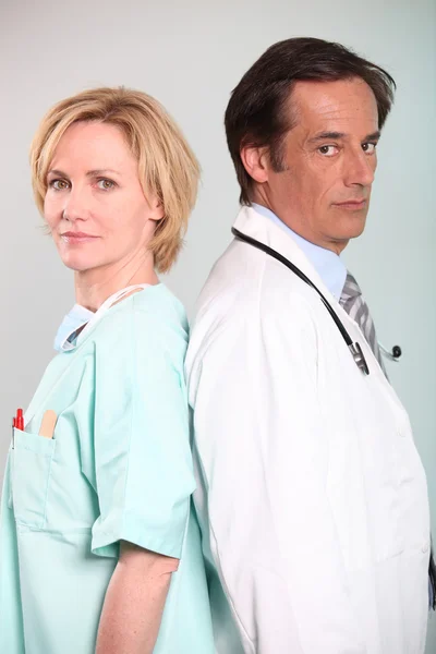 Медсестра и врач — стоковое фото