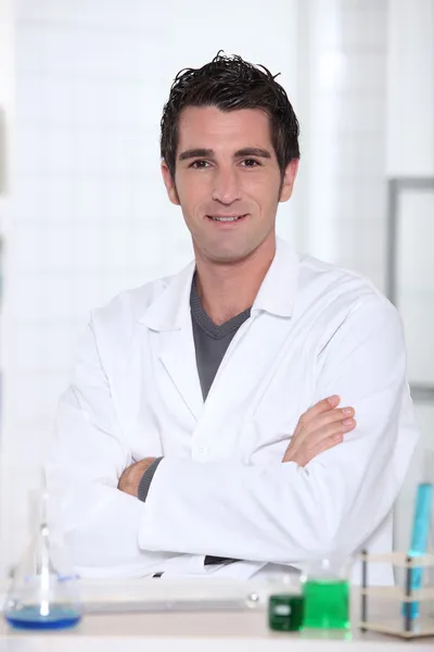 Man wearing lab coat — Stok fotoğraf