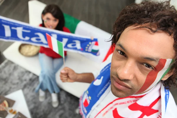Fãs de futebol italianos em casa — Fotografia de Stock