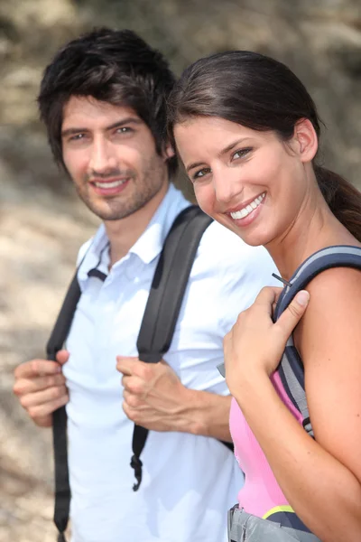 Young couple hiking — Stock Photo, Image