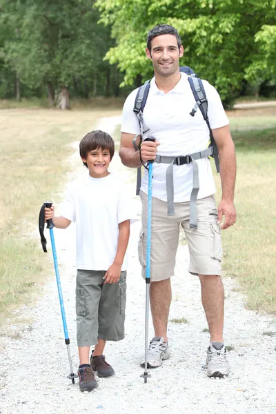 Father and son on a hike — Stock Photo, Image
